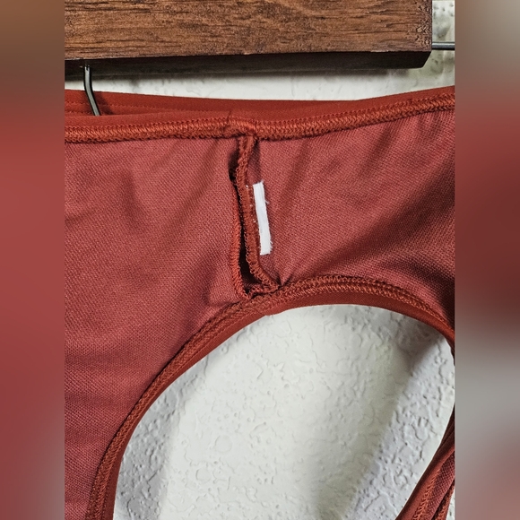 Abercrombie &Fitch One-Shoulder Bikini Top & High-Waist Cheeky Bikini Bottom - Picture 6 of 10